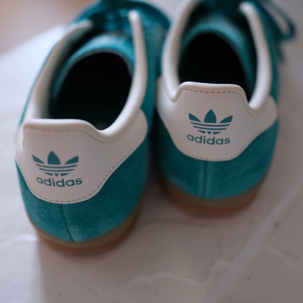 Adidas Gazelle Sneakers – Teal / Off White / Gold – Men’s 6.5 / Women’s 7.5 - Picture 3 of 3